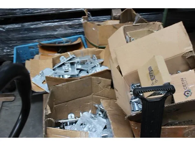 Nieuwe palletstelling bestaande uit 25 staanders en 100 leggers. onderdeel van combinatiekavel combinatiekavel van nieuwe palletstelling met in totaal 92 staanders en 364 leggers. kavels s002, s011, s012 en s013. - afbeelding 3 van  12
