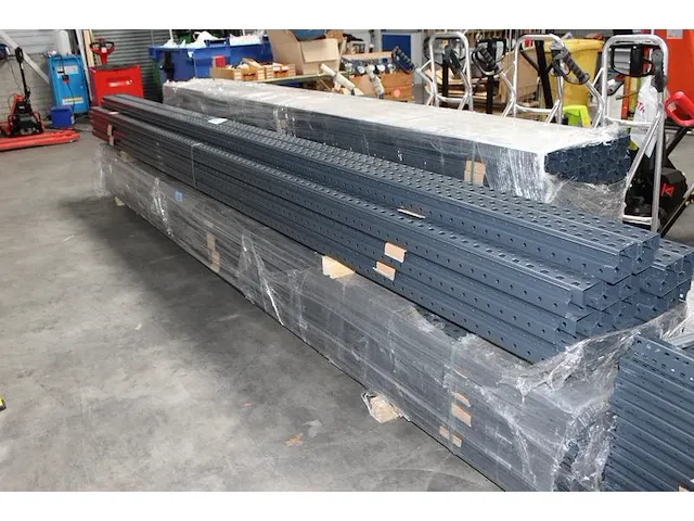 Nieuwe palletstelling bestaande uit 25 staanders en 100 leggers. onderdeel van combinatiekavel combinatiekavel van nieuwe palletstelling met in totaal 92 staanders en 364 leggers. kavels s002, s011, s012 en s013. - afbeelding 8 van  12