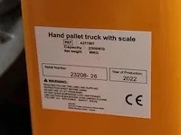 Nieuwe palletwagen met weegschaal manutan, maximaal 2300 kg. productiejaar 2022. - afbeelding 4 van  4