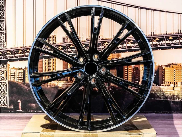 Nieuwe set 20 inch velgen past op passat/a4/a5/a6/q3/q5 nieuw in doos - afbeelding 1 van  3