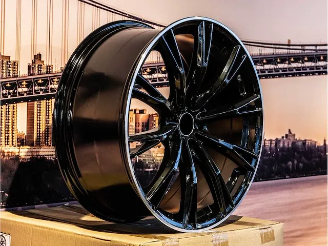 Nieuwe set 20 inch velgen past op passat/a4/a5/a6/q3/q5 nieuw in doos - afbeelding 2 van  3