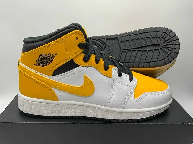 Nike - air jordan 1 white/university gold/black - sneakers mt 36 - afbeelding 1 van  2