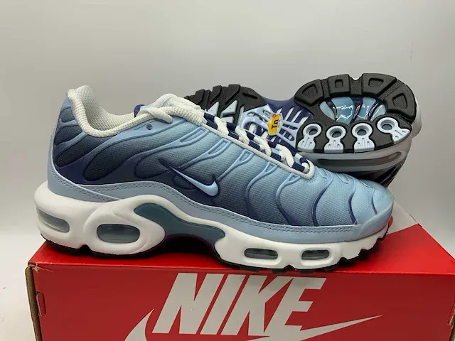 Nike - wmns air max plus - sneakers mt 37.5 - afbeelding 1 van  2