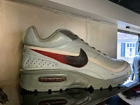 Nike air 1 decoratie sneaker - afbeelding 2 van  5