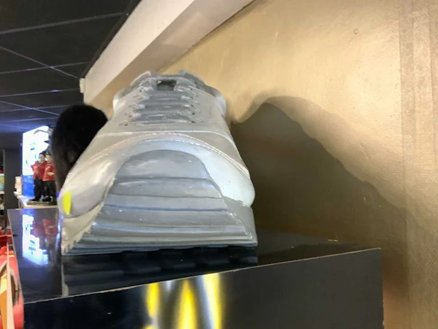 Nike air 1 decoratie sneaker - afbeelding 3 van  5