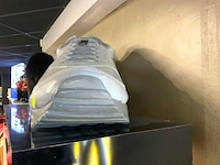 Nike air 1 decoratie sneaker - afbeelding 3 van  5