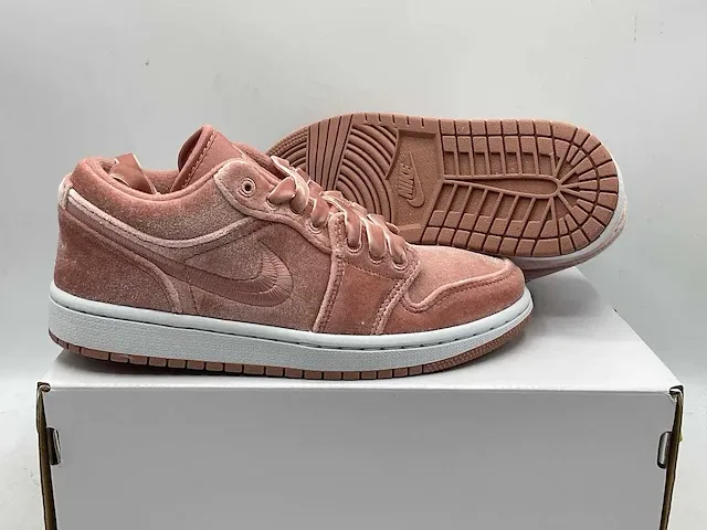 Nike air jordan 1 low se rust pink-white sneakers 36,5 - afbeelding 1 van  2