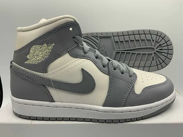 Nike air jordan 1 mid sail/stealth sneakers 38 - afbeelding 1 van  2