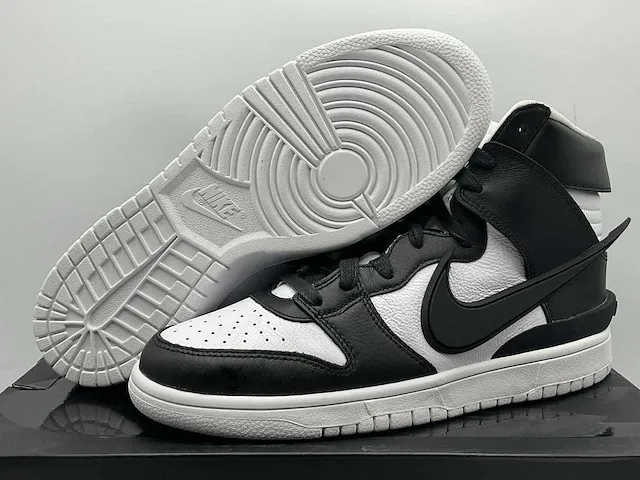 Nike dunk high ambush black white sneakers 42 - afbeelding 1 van  2