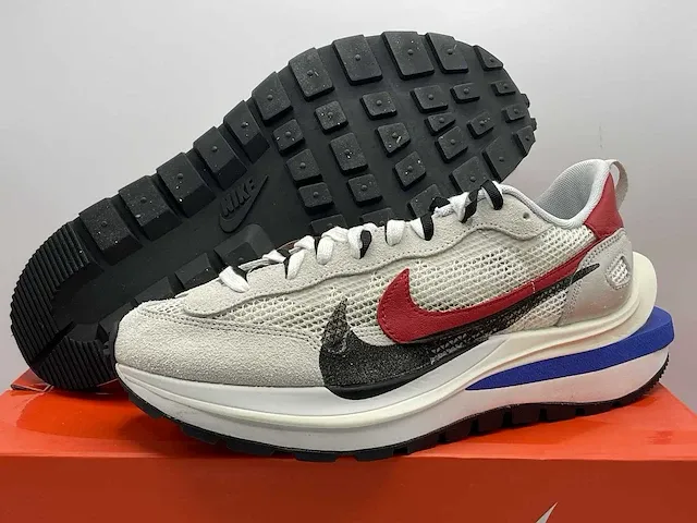 Nike vaporwaffle sacai fuchsia game royal sneakers 45 - afbeelding 1 van  2