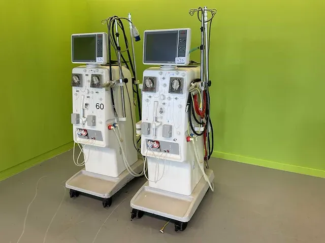 Nikkiso dbb 5 dialyse apparatuur (2x) - afbeelding 1 van  35