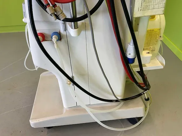 Nikkiso dbb 5 dialyse apparatuur (2x) - afbeelding 18 van  35