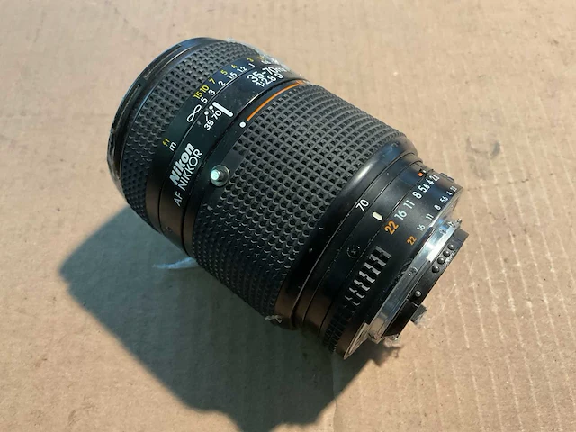 Nikon af camera lens - afbeelding 1 van  2
