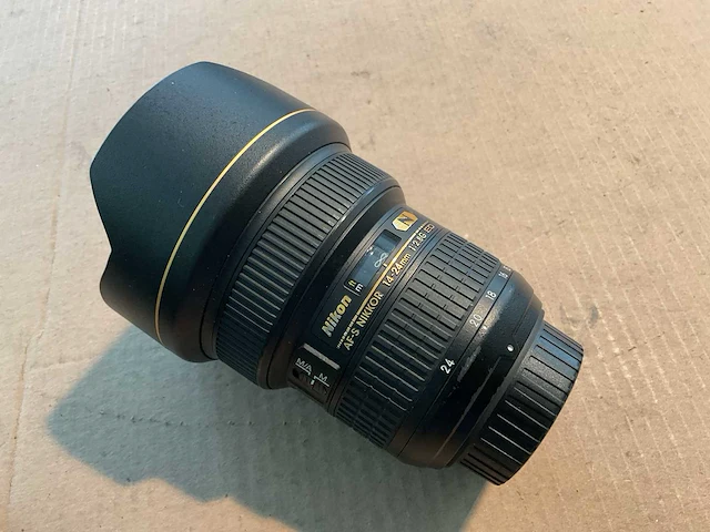 Nikon af-s camera lens - afbeelding 1 van  2
