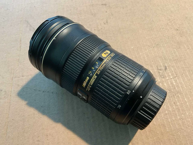 Nikon af-s camera lens - afbeelding 1 van  2