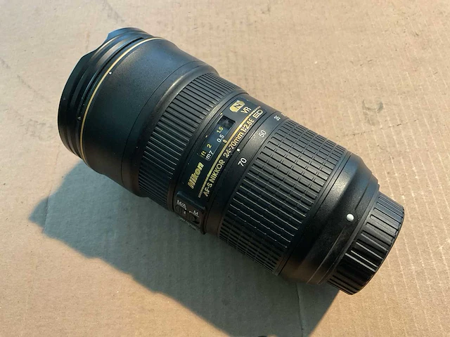 Nikon af-s camera lens - afbeelding 1 van  2