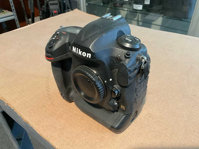 Nikon d5 digitale fotocamera - afbeelding 2 van  4