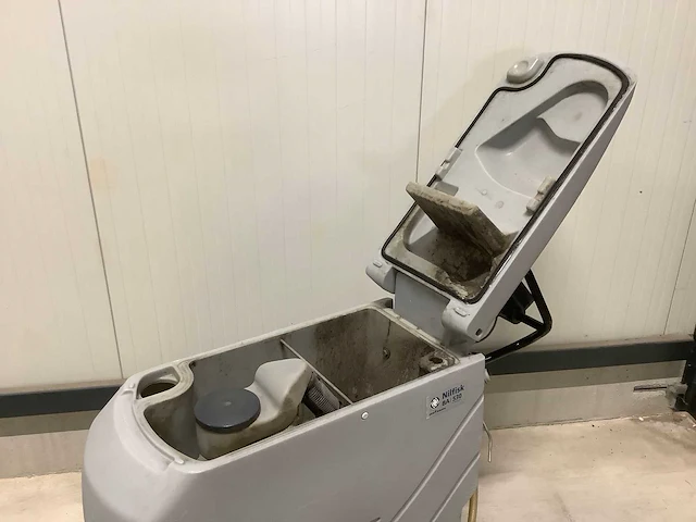 Nilfisk - ba 530 - schrobzuigmachine - afbeelding 4 van  7