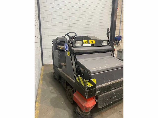 Nilfisk - cr1700 - straatveegmachine - afbeelding 4 van  10