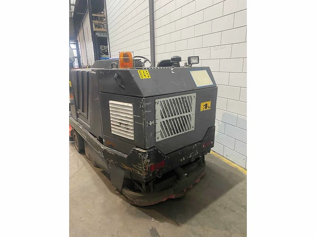 Nilfisk - cr1700 - straatveegmachine - afbeelding 6 van  10