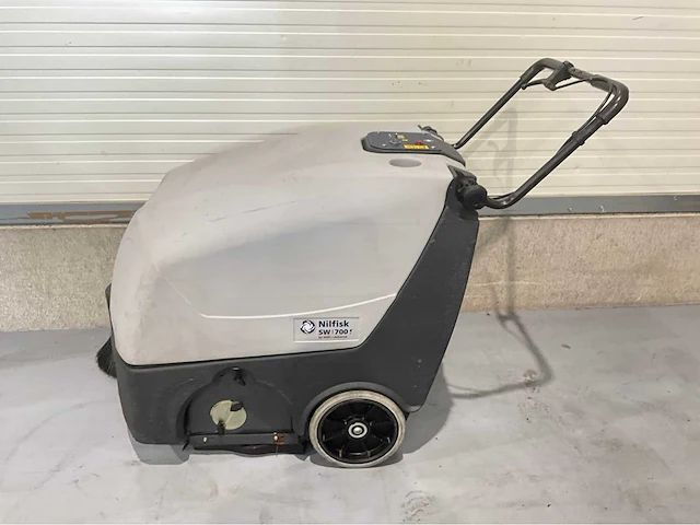 Nilfisk - sw700 s - achterloop veegmachine - afbeelding 3 van  10