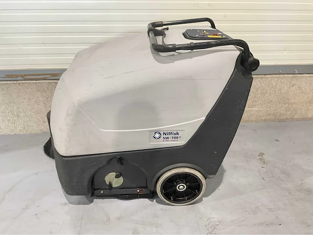 Nilfisk - sw700 s - achterloop veegmachine - afbeelding 9 van  10