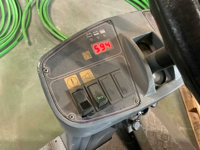 Nilfisk advance sr 1300h b veegmachine - afbeelding 8 van  16