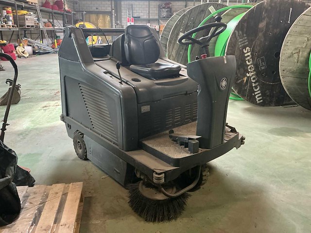 Nilfisk advance sr 1300h b veegmachine - afbeelding 1 van  16