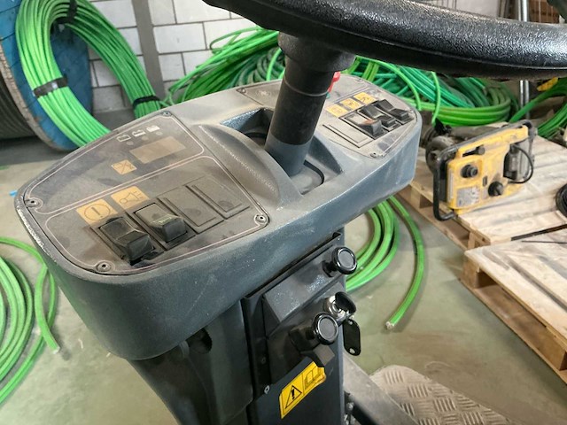 Nilfisk advance sr 1300h b veegmachine - afbeelding 14 van  16