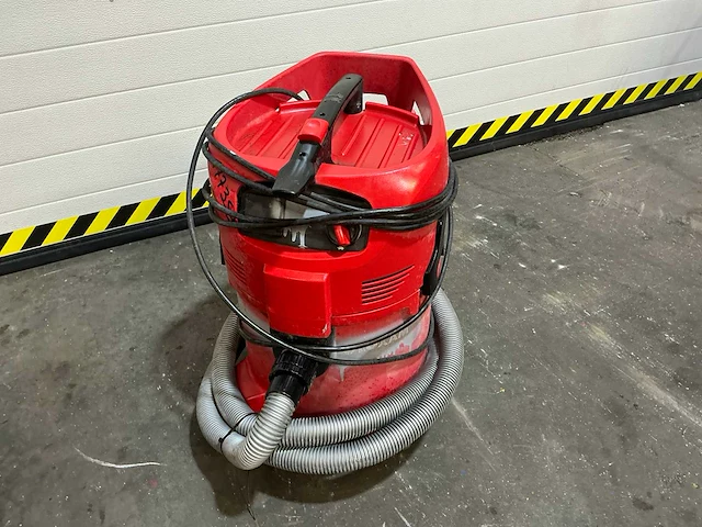 Nilfisk alto industriële stofzuiger - afbeelding 2 van  6