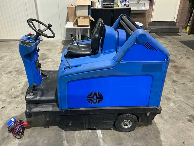 Nilfisk alto zit veegmachine - afbeelding 8 van  28