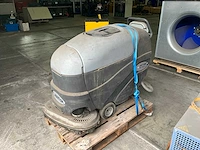Nilfisk ba 725 zelfrijdende schrobzuigmachine - afbeelding 1 van  10