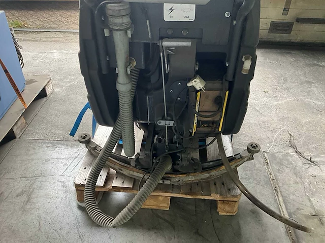 Nilfisk ba 725 zelfrijdende schrobzuigmachine - afbeelding 6 van  10