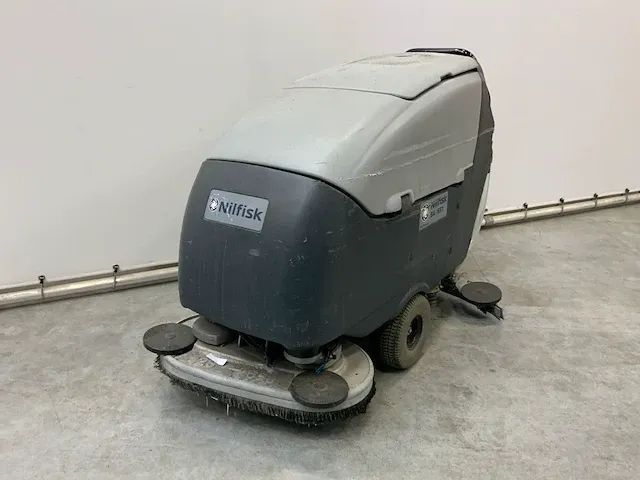 Nilfisk ba651 schrobmachine - afbeelding 1 van  7
