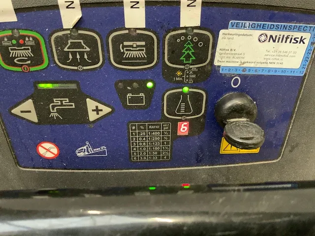 Nilfisk ba651 schrobmachine - afbeelding 4 van  7