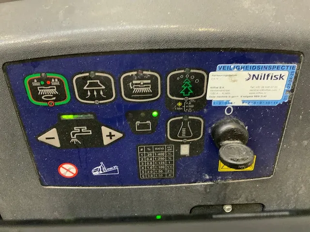 Nilfisk ba651 schrobmachine - afbeelding 4 van  9