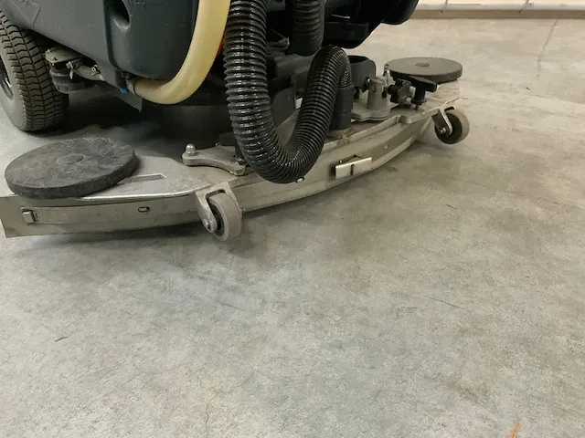 Nilfisk ba651 schrobmachine - afbeelding 7 van  9