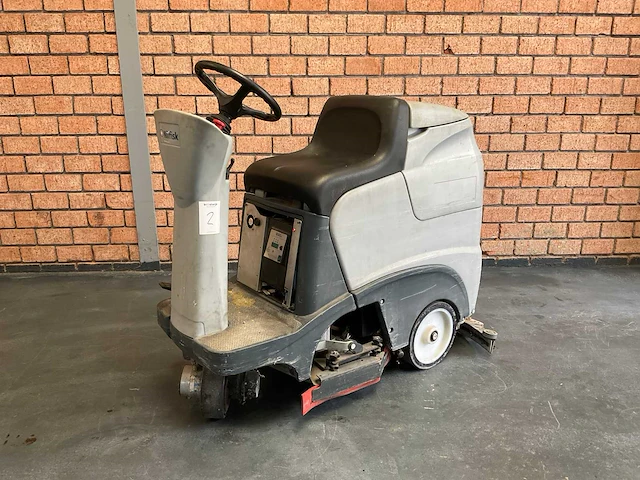 Nilfisk br 601/651/751 zelfrijdende vloerreiniger - afbeelding 1 van  16