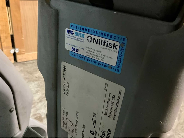 Nilfisk br1100s zitschrob zuigmachine (682u) - afbeelding 10 van  18
