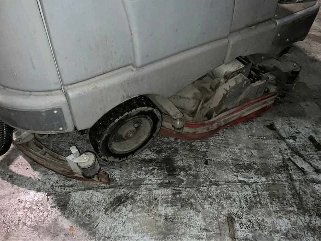 Nilfisk br1100s zitschrob zuigmachine (682u) - afbeelding 11 van  18