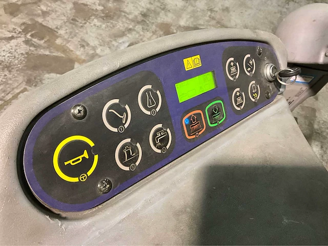 Nilfisk br1100s zitschrob zuigmachine (682u) - afbeelding 16 van  18