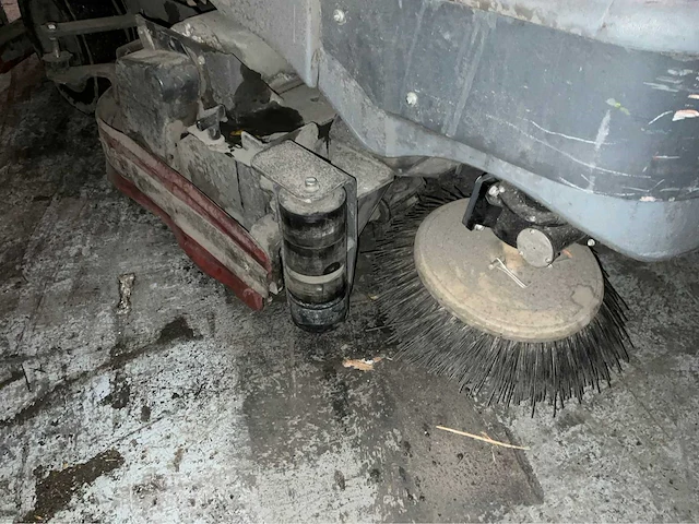 Nilfisk br1100s zitschrob zuigmachine (682u) - afbeelding 18 van  18