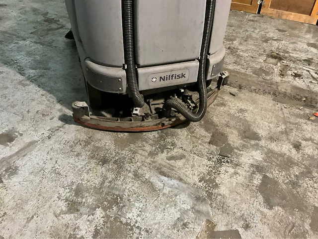 Nilfisk br1100s zitschrob zuigmachine (682u) - afbeelding 9 van  18