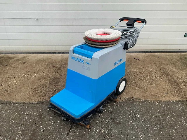 Nilfisk c38 schrobmachine - afbeelding 1 van  9