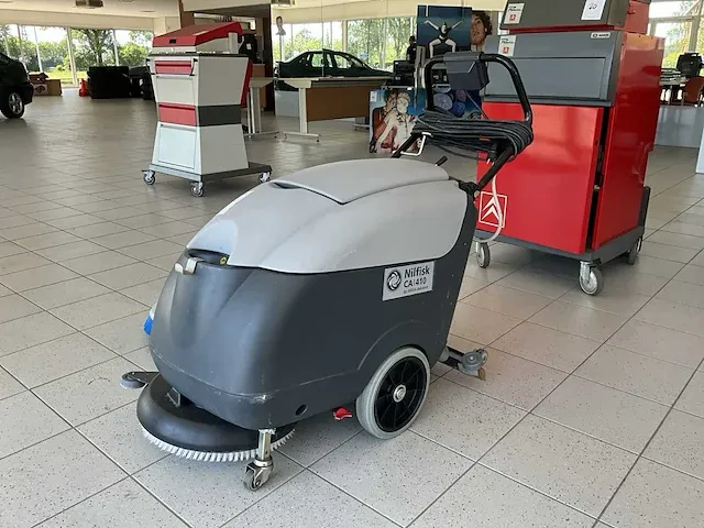 Nilfisk ca 410 schrobzuigmachine - afbeelding 1 van  8
