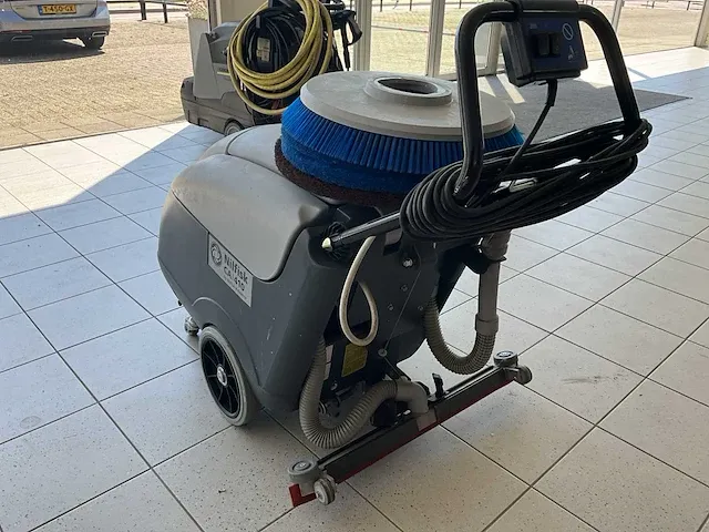 Nilfisk ca 410 schrobzuigmachine - afbeelding 4 van  8