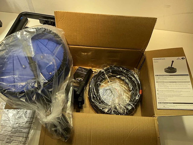 Nilfisk core 140 core 140 hogedrukreiniger met accessoires - afbeelding 2 van  13