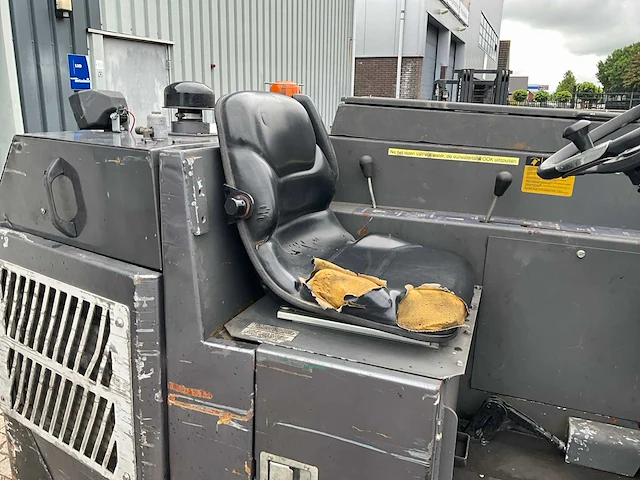 Nilfisk cr 1700 zelfrijdende schrob / veegmachine - afbeelding 5 van  28