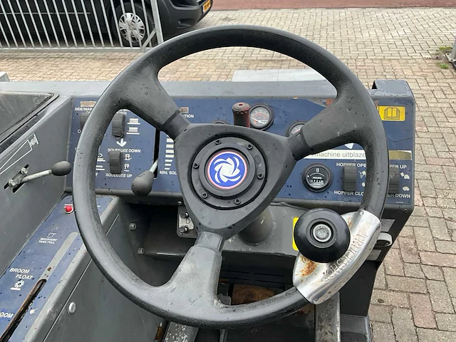 Nilfisk cr 1700 zelfrijdende schrob / veegmachine - afbeelding 7 van  28