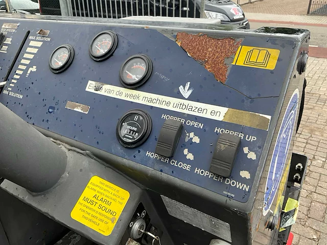 Nilfisk cr 1700 zelfrijdende schrob / veegmachine - afbeelding 8 van  28